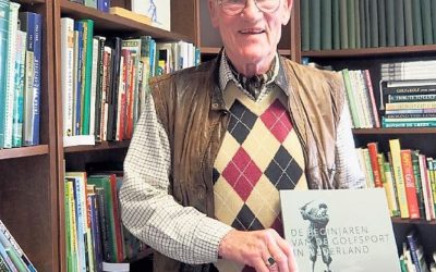 Albert Bloemendaal donates golf books to golf museum