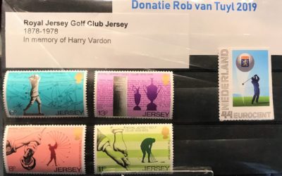 Rob van Tuyl doneert golfpostzegels Alan Shepard
