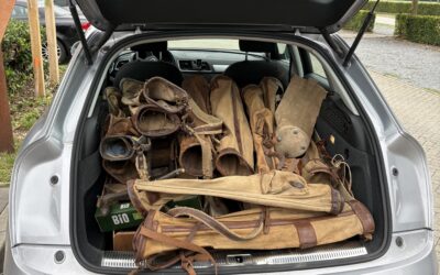 Schatgraven in oude golfclubs en golftassen